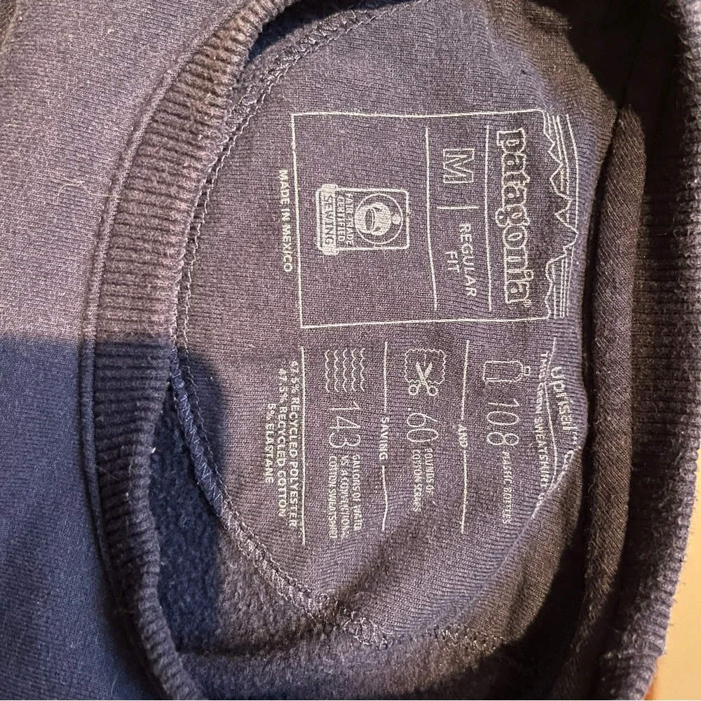 Patagonia Men's Crewneck Sweatshirt in Dark Gray